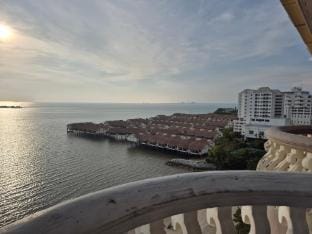 Glory Beach Executive Suite WATERSPORT POOL BBQ Apartment in Port Dickson