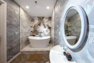 Vinhomes Smart City, 1PN+1 (Toà I4, Ms: 010) Apartment in Laos