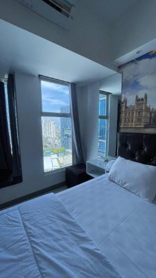 Luxury Apartemen Anderson/Benson PTC By Staycation Apartment in Surabaya