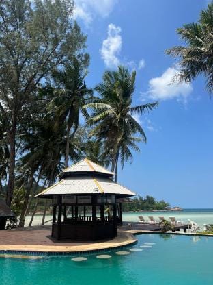 Wooden house in resort with pool&beach at 100m Vacation rental in Ko Pha-ngan Sub-district