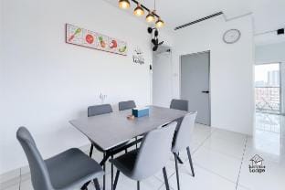 Single Bed/Wifi 1gb/AC/Android Tv/Pool/Gym Vacation rental in Federal Territory of Kuala Lumpur