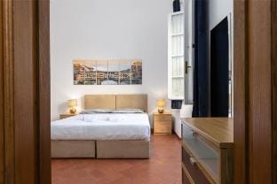 Elite Refuge on Piazza del Duomo Vacation rental in Florence