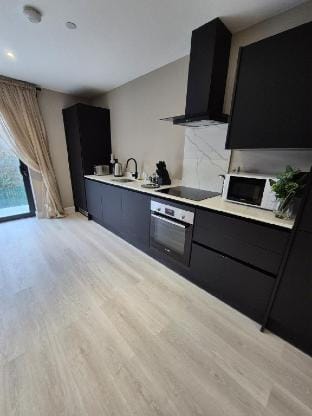 #23 Lux stylish 2 bed 2 bath with balcony NEC n12 Vacation rental in Solihull