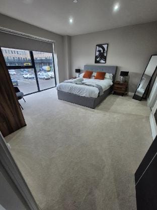#22 Lux & Stylish 2 bed 2 bath Apart w balcony  11 Vacation rental in Solihull