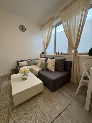 #29 Sweet 1 Bed sleeps 4 with free parking BHX/NEC Vacation rental in Croydon