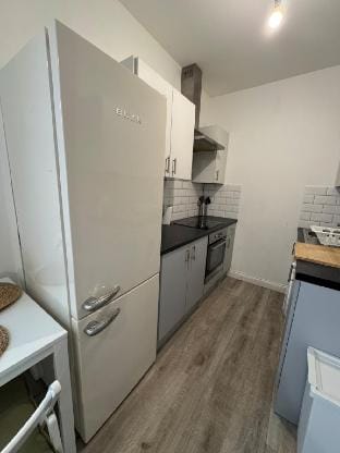 #29 Sweet 1 Bed sleeps 4 with free parking BHX/NEC Vacation rental in Croydon