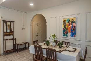 The Windsor House-Luxurious 5BR with Infinity Pool Vacation rental in Lonavla