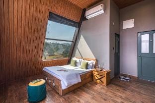 SaffronStays A Vantage -5BHK Stunning Valley Views Vacation rental in Maharashtra