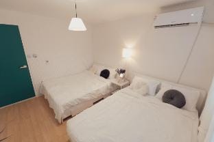 subway walks 4 minutes, Sungsoo, Lotte World Vacation rental in Seoul