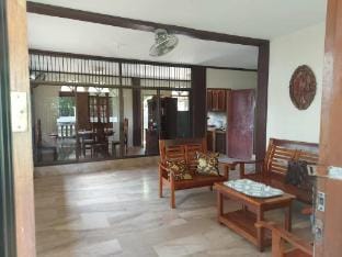 trishuris Guest House Vacation rental in Puerto Princesa