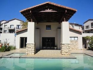 Sunninghill|Wi-Fi with Backup|Shops nearby Vacation rental in Sandton