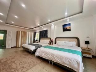 H1芭提雅中天海滩50米泳池独栋别墅5房5卫7床 海天泳池别墅 Vacation rental in Pattaya City