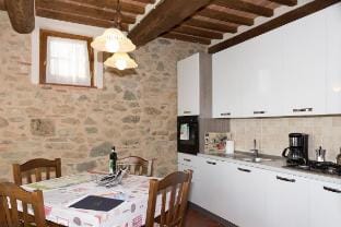 La Stalla | Tuscany 1BR Apt Pool & Vineyard Views Vacation rental in Emilia-Romagna