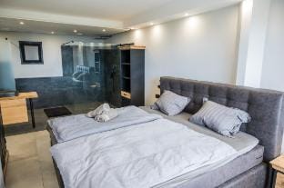 Villa Crone Apt. 1 with 2 Infinity Pools & Jacuzzi Vacation rental in Santa Cruz de Tenerife