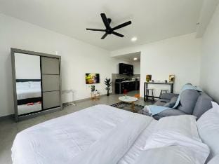 Sunsuria Forum by DeUrban SFSS33A02 Vacation rental in Selangor, Malaysia