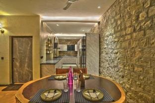 TheOpulence Kasauli |7 bhk Villa with Open Theatre Vacation rental in Himachal Pradesh