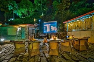 TheOpulence Kasauli |7 bhk Villa with Open Theatre Vacation rental in Himachal Pradesh