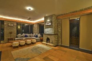 TheOpulence Kasauli |7 bhk Villa with Open Theatre Vacation rental in Himachal Pradesh