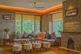Pinewood Cottage 3BHK | Open Theatre | Valley View Vacation rental in Himachal Pradesh