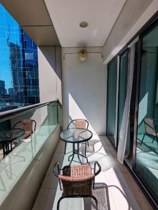 Luxe Studio, 10 min Walk to Business Bay Metro Vacation rental in Dubai