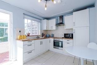 Hough Green Cottage Vacation rental in England