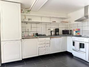 Workers • 19 Beds • 3 Kitchens • Volvo • Parking Vacation rental in Gothenburg