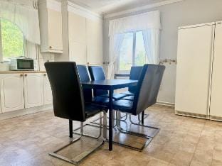 Workers • 4 Bedroom • 7 Beds • Parking • Volvo Vacation rental in Gothenburg