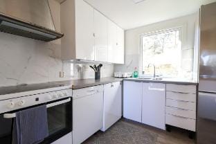 5 Beds • Premium Home • Free Parking • Wifi Vacation rental in Gothenburg