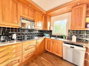 6BR • 12 Beds • Workers Stay • Parking • All-Incl Vacation rental in Gothenburg
