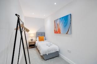 Luxurious single bed room Vacation rental in Croydon
