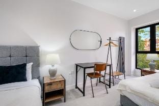 Comfortable  double bed room with a garden view Vacation rental in Croydon