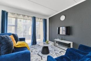 Luxury & Stylish 3 bed @ IHITA in Beverly Sandton! Vacation rental in Randburg