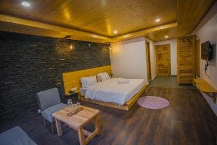 Stone Theme @NinYanWays Boutique Stay Vacation rental in Manali