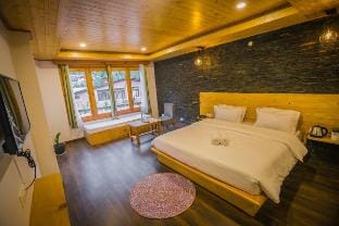 Stone Theme @NinYanWays Boutique Stay Vacation rental in Manali