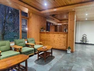 Mud Theme @NinYanWays Boutique Stay Vacation rental in Manali