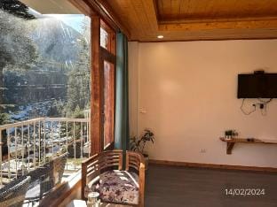 Art Deco Theme @NinYanWays Boutique Stay Vacation rental in Manali