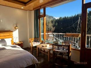 Art Deco Theme @NinYanWays Boutique Stay Vacation rental in Manali