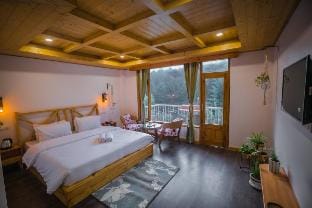 Plant Theme @NinYanWays Boutique Stay Vacation rental in Manali