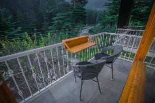 Plant Theme @NinYanWays Boutique Stay Vacation rental in Manali