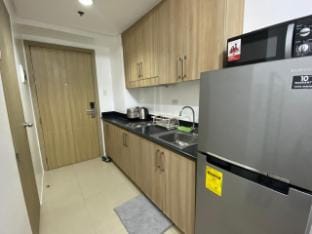 Shore - Spacious Room with Balcony - 52D Vacation rental in Pasay