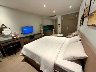 citadines luxury Bai Chay Ha Long Vacation rental in Laos
