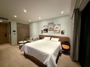citadines luxury Bai Chay Ha Long Vacation rental in Laos