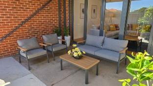 Snappy Springvale 3 Bed House Vacation rental in Springvale