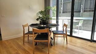 Your luxe 2 bed Hampton Haven with parking Vacation rental in Hampton