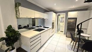 Sleek Darlinghurst 2 bed house in "ideal" location Vacation rental in Surry Hills