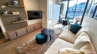 Resort-style Exec 1 Bed w study in Port Melbourne Vacation rental in Melbourne
