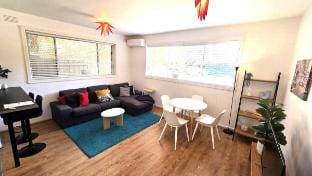 Chic central St Kilda 2 bed 8 mins walk to beach Vacation rental in Saint Kilda