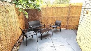 Chic central St Kilda 2 bed 8 mins walk to beach Vacation rental in Saint Kilda