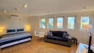 Spacious Studio Surrounded By Great Views Vacation rental in Sydney