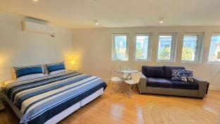 Spacious Studio Surrounded By Great Views Vacation rental in Sydney
